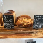 天然こうぼぱん とことこ - 目移りします