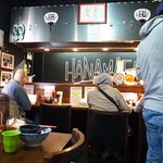 麺や而今 - カウンター席もありますよ