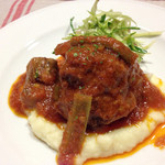 ペッティロッソ - Il Secondo Piatto
      Coda alla vaccinara 
      ローマ風牛テールの煮込み