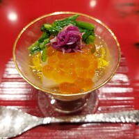 おおたに - ホタテ貝柱ムース　菊花　いくら　土佐酢ジュレ