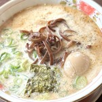 十六代目 哲麺 - 料理写真:豚骨塩