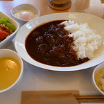 キッチン TANKO - 【牛すじ肉の黒カレーセット　９２０円】