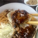 食堂 伊賀 - 柔らかめ、デミグラ甘め、玉ねぎの食感がいい