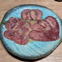 焼肉 よいん - タン3種盛り合わせ
