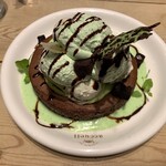 カフェ アクイーユ - 2019年9月　チョコミントパンケーキ（at 旧横浜店）