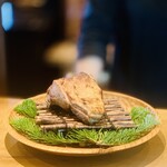 レストラン ウオゼン - ⑨【肉】
      猪クラシタ（肩ロース）の石窯焼きお披露目