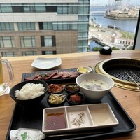 大徳壽 みなとみらい - 牛タン・塩ハラミ定食（2200円）