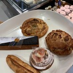 ブーランジュリー パリゴ - 明太フランス　240円
      きのこのフォカッチャ　270円
      いちじくのデニッシュ　360円
      オレンジピールとさつまいものリュスティック　290円
      トロピカルフルーツとホワイトチョコのブリオッシュ　390円
