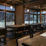 馳走いなせや - 内観 テーブル