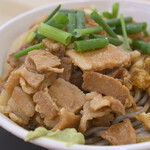 立ち喰いそばうどん 松石 - 冷やし肉そば@税込680円＋肉追加@税込240円