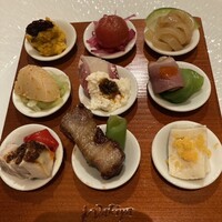 ワキヤ 一笑美茶樓 - 前菜9種