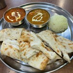 パリワール - ナンはごま入り。パリッとして最高です。