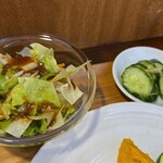 キッチン ブルー グローブ - サラダ、お新香のアップ