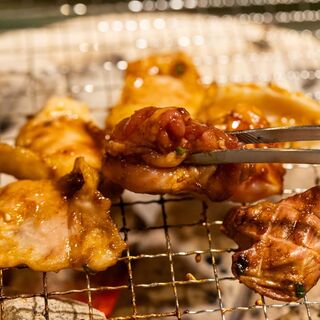 焼肉スタイルが楽しい焼鳥＆こだわり手作りの一品料理！