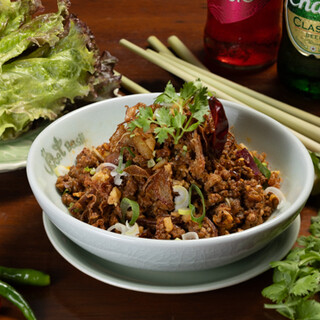 現地出身スタッフが作る、本格的な『チェンマイ料理』をご提供！