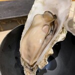 鮨 心白 - 蒸牡蠣は宮城仙鳳趾産　もうこれ以上の夏牡蠣はいただけないと思います　