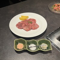 和牛とワイン 焼肉きゅうこん - 
