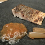 鮨処 凜 - 羅臼産真ホッケ/梅肉ソース、燻製らっきょ 2024.9月