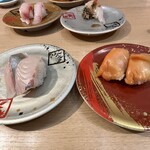 回転寿司 鮮 - 縞鯵　赤貝