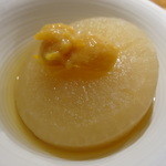 エスト！ジャパン - 大根を取り分けて