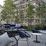 CC:CARBON COPY - バーのあるエリアはテラスもあります。