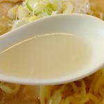 喜一 - 鶏ガラをベースの透明スープ