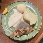おかめ - 牛すじ、こんにゃく、大根、紅生姜天、玉子