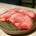 個室焼肉 牛姫 - 上タン塩