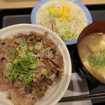 松屋 - 料理写真:（2024/9月）2種盛焼肉丼　参鶏湯風スープセット