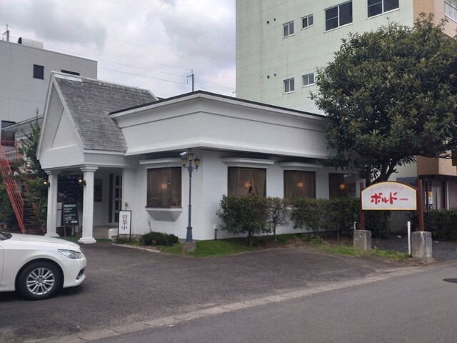 ボルドー新白河のステーキ店｜ジューシー肉とくつろぎ空間