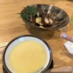 酒と魚 はこさく山ちゃん - お通しの茶碗蒸し