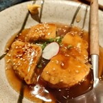 炙りと旬菜 旨い酒 ひで - レンコンしそつくね挟み揚げ