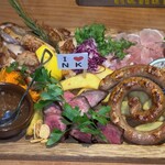 城東バル ナナツボ - 上州肉盛りプレート 3800円！