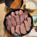 牛たん けやき - 手前と奥の列が
      凄く柔らかい部分の牛たんでした。
      全て美味しかったです。2024.10.6（2回目の訪問）