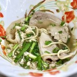 Hủ Tiếu Mì Thập Cẩm - 豚肉とレバーの玉子麺汁なし