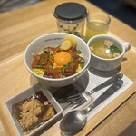 nana's ​green ​tea  - 玄米茶
鰻の月見まぶし
わらび餅