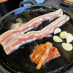 韓無量 - サムギョプサル（二人前）@¥438Ｘ２