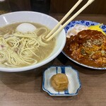 ヌードル＆スパイスカレー 今日の1番 - 朝限定セット ※玉子と南高梅は店主からのサービス