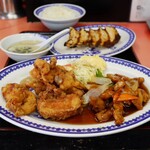 ヨイヨイ亭 - おえらび定食 メイン2品選択可(940円)
(酢豚･唐揚げ)
追加餃子1人前(+60円)