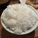 とんかつ かつせい - 宮城米純ササニシキは艶々です。新米ですね。ご飯もとても美味しいです。