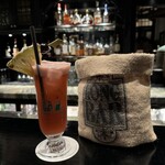 Long Bar - シンガポールスリング（39SGD）