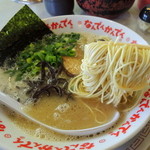 Nandenkanden - 2014年4月24日(金)　ラーメン(すごくこってり＆粉落とし)600円　粉落とし麺リフト