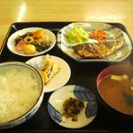 あほだら亭 - 今日の４番、塩さばです。５５０円で料金据え置きですね。