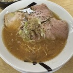 煮干しらーめん　８００円