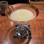 東山 吉寿 - 梨とシャインマスカットのカクテル