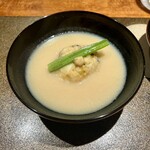 東山 吉寿 - 生木耳　北海道月光百合根　熊本新銀杏のしんじょ　ほうれん草　京都亀岡白味噌のお椀