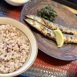 大戸屋 - 生さんまの炭火焼き定食（１３８０円）五穀米