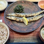大戸屋 - 生さんまの炭火焼き定食（１３８０円）五穀米