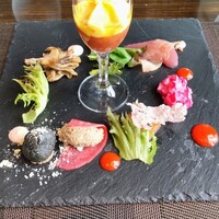 レストラン シンフォニー - 前菜✨どれも美味しい✨特にメカジキトロとビーツのタルタルがドッキリしました♥