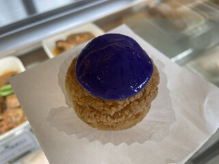 タルタニアン - カシスのシュークリーム
